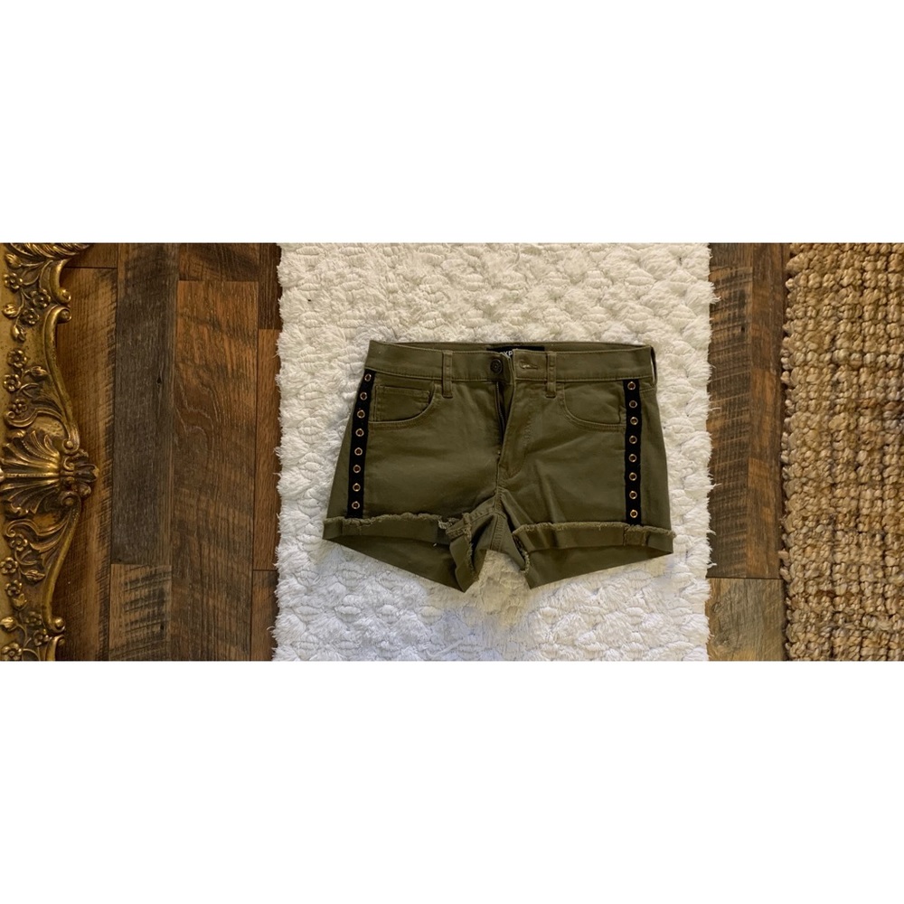 Express Denim Shorts - Picture 2 of 3